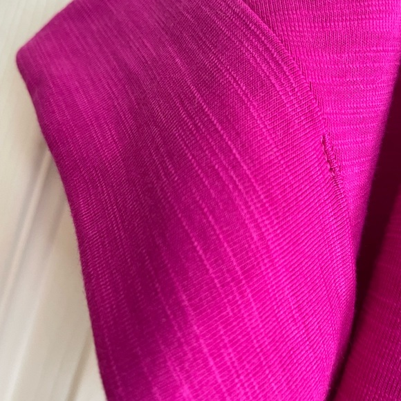 Brand new! Never wear!Gap fit - XS size bright pink T-shirts - Picture 4 of 5